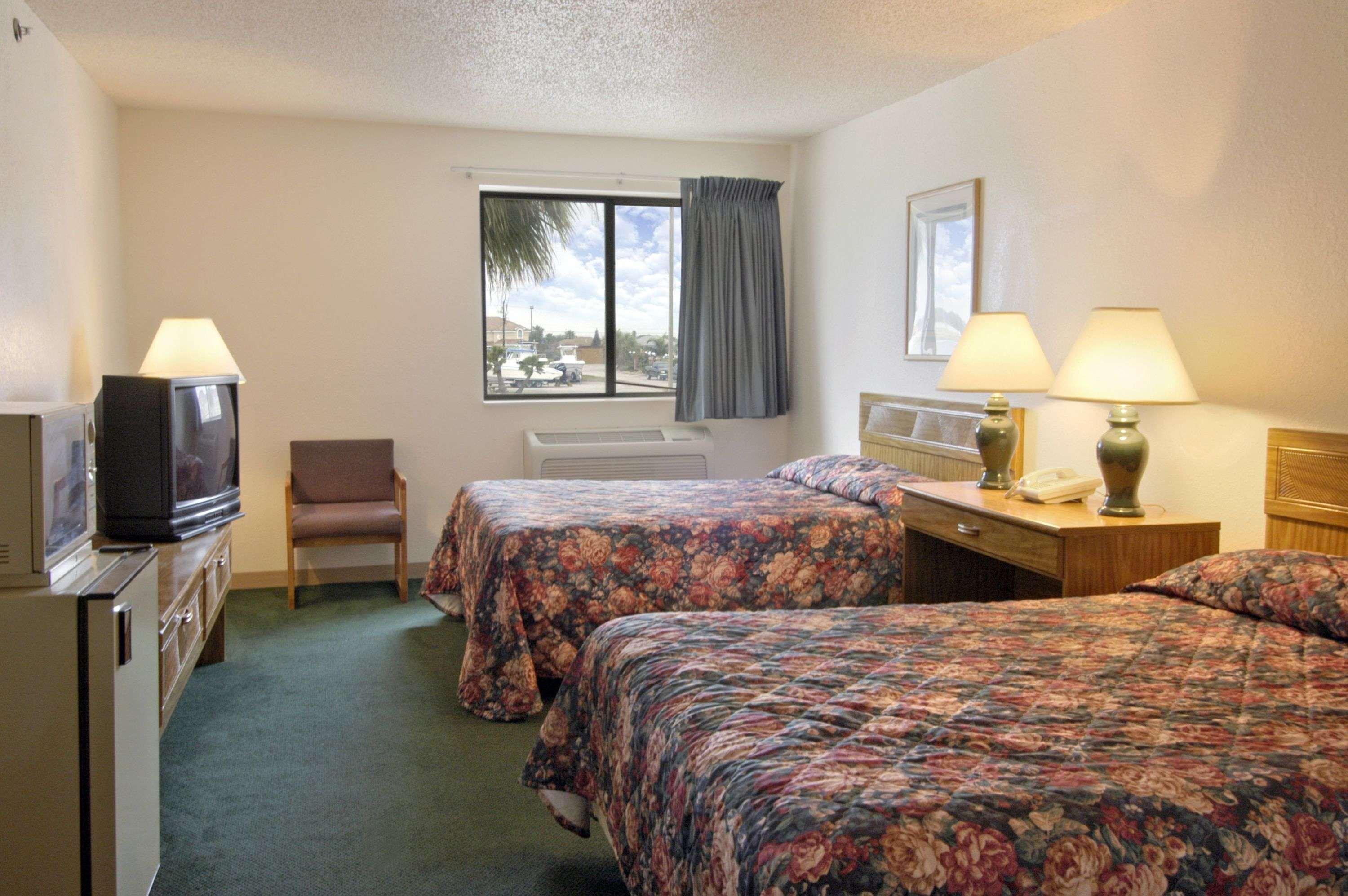 Super 8 By Wyndham Aransas Pass Hotel Екстериор снимка